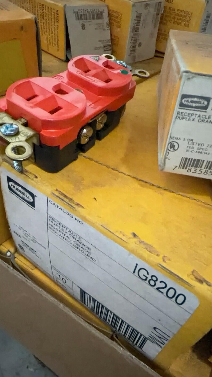 Hubbell IG8200  Duplex Receptacle Hospital Grade Isolated Ground 15A lot of 113